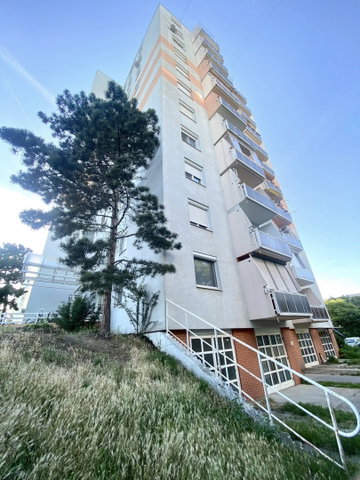 Eladó panellakás, Szegeden 59.7 M Ft, 3 szobás