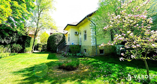 Eladó családi ház, Budapesten, X. kerületben 350 M Ft, 6 szobás
