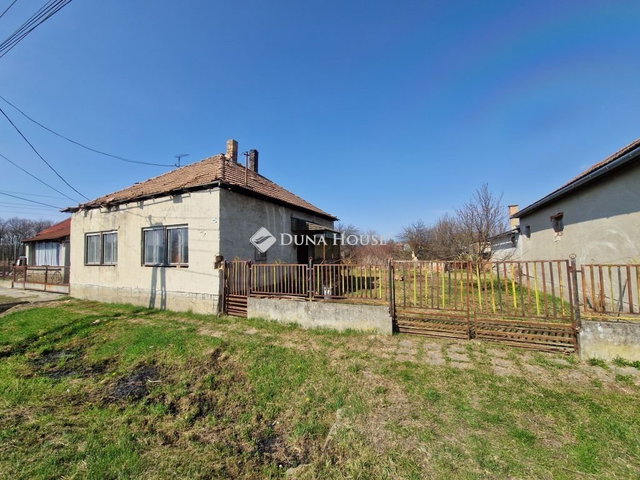 Eladó családi ház, Bátaszéken 15.9 M Ft, 2 szobás