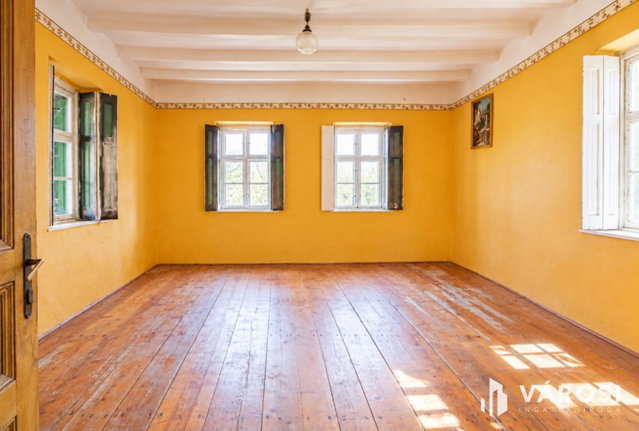 Eladó családi ház, Szarvason 11.5 M Ft, 2 szobás