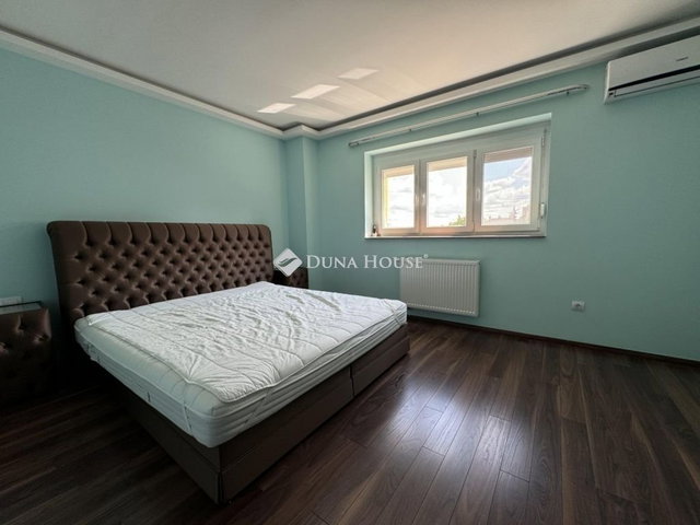 Eladó családi ház, Budapesten, II. kerületben 382.2 M Ft