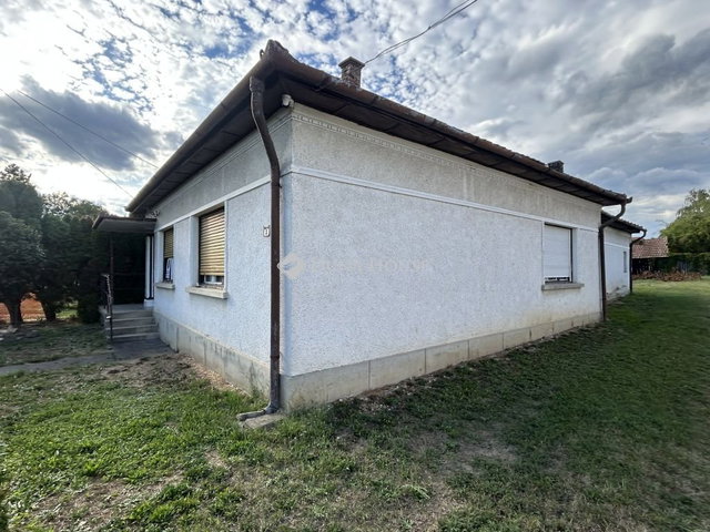 Eladó családi ház, Zalalövőn 29.9 M Ft, 3 szobás