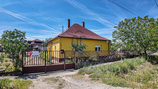 Eladó családi ház, Bölcskén 38 M Ft, 3 szobás