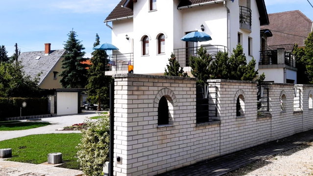 Eladó családi ház, Balatonfüreden 295 M Ft, 14 szobás