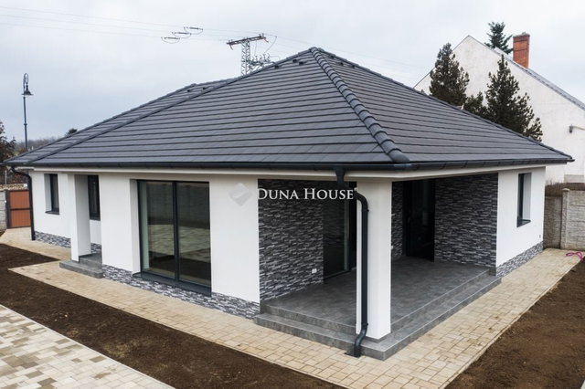Eladó családi ház, Mikepércsen, Orosz István utcában, 4 szobás