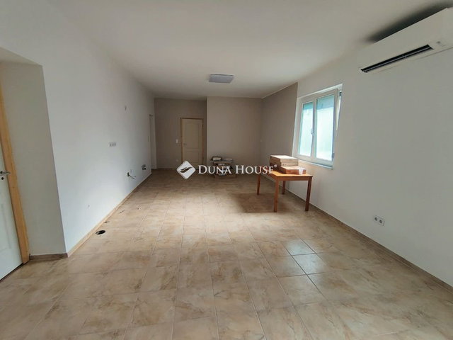 Kiadó családi ház, albérlet, Monoron 260 E Ft / hó, 3 szobás