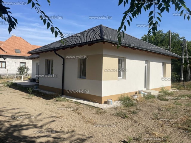 Eladó családi ház, Gödön 139.9 M Ft, 3+2 szobás