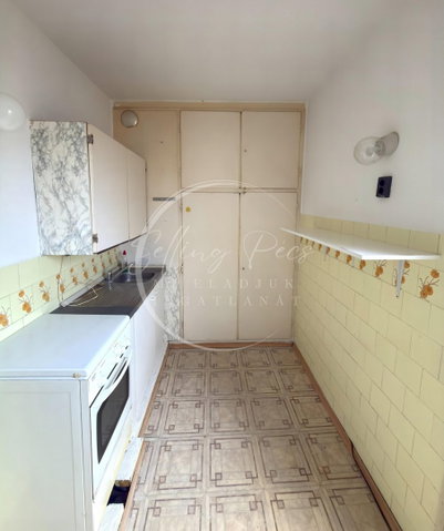 Eladó panellakás, Pécsett, Varsány utcában 34.9 M Ft, 2 szobás