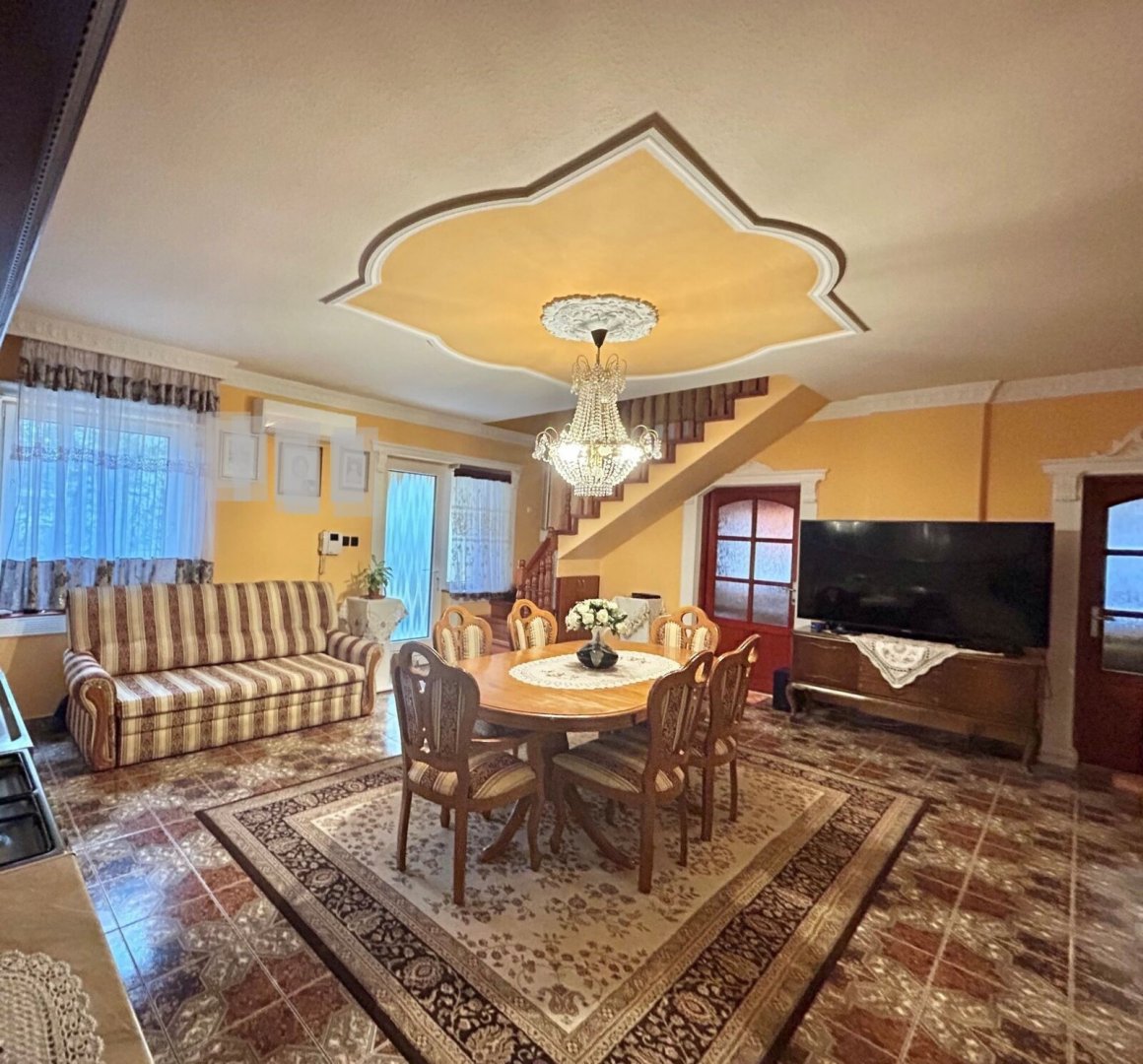6 hálószoba · 185 m² · 75.900.000 Ft