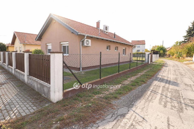 Eladó családi ház, Ráckevén 75.9 M Ft, 3 szobás