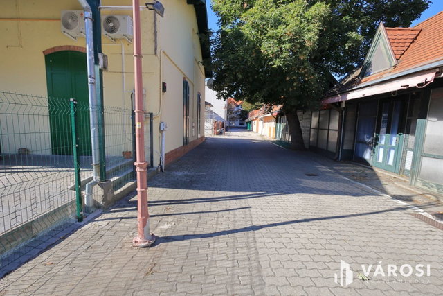 Eladó üzlethelyiség, Siófokon 10.8 M Ft / költözzbe.hu