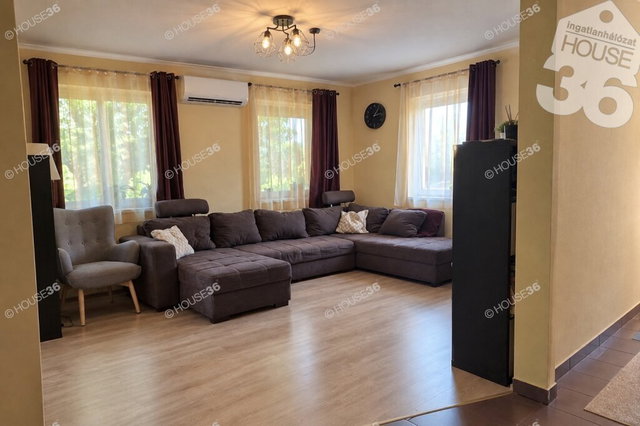 Eladó családi ház, Kecskeméten 96.9 M Ft, 4 szobás