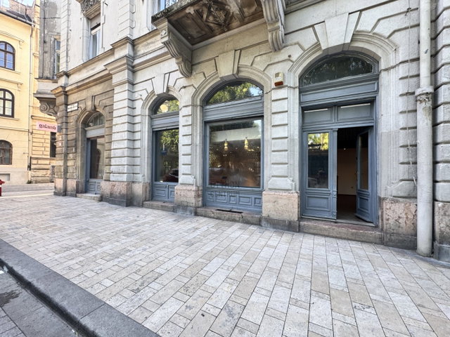 Eladó ipari ingatlan, Budapesten, V. kerületben 304.92 M Ft