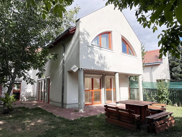 Eladó téglalakás, Kőszegen 75 M Ft, 7 szobás