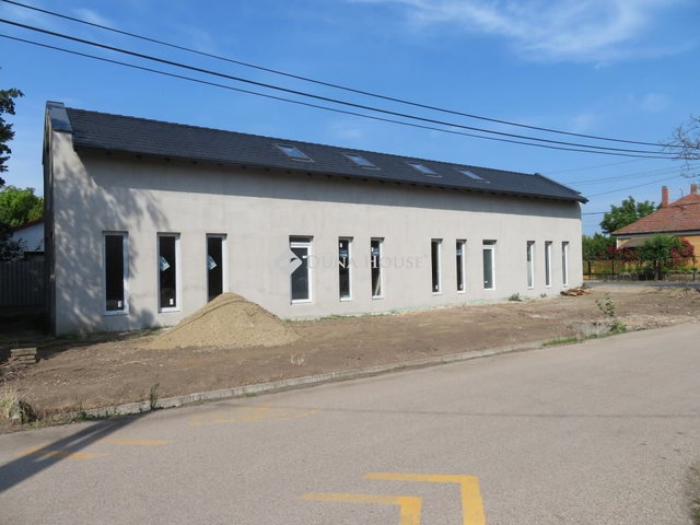 Eladó ikerház, Szegeden, Thököly utcában 99 M Ft, 3 szobás