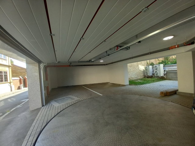 Kiadó garázs, Pécsett, Bástya utcában 25 E Ft / hó