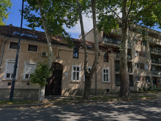 Eladó téglalakás, Kaposváron 31.9 M Ft, 2 szobás