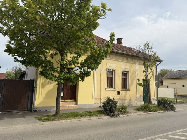 Eladó családi ház, Gyulán 75 M Ft, 4 szobás