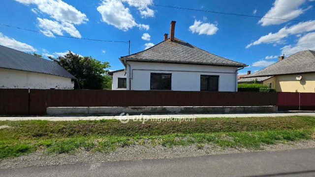 Eladó családi ház, Nádudvaron 35 M Ft, 2 szobás