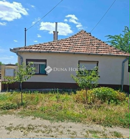 Eladó családi ház, Madarason 14 M Ft, 3 szobás