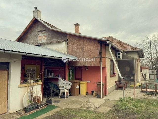 Eladó családi ház, Orosházán 39.9 M Ft, 3 szobás