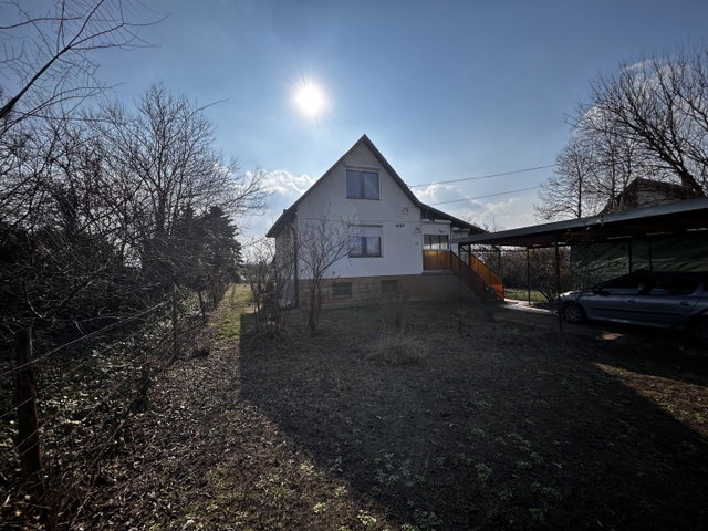 Eladó nyaraló, Szegeden 35 M Ft, 2 szobás / költözzbe.hu