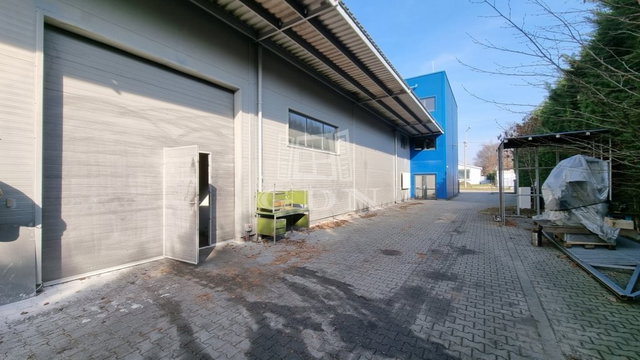 Eladó ipari ingatlan, Székesfehérvárott 450 M Ft, 3 szobás