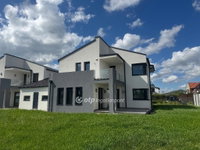 Eladó sorház, Velencén 220 M Ft, 5 szobás / költözzbe.hu