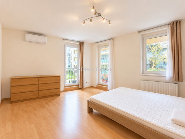 Eladó téglalakás, Budapesten, IX. kerületben, Gát utcában