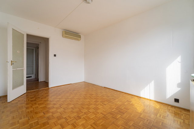 Eladó panellakás, Budapesten, III. kerületben 68 M Ft, 3 szobás