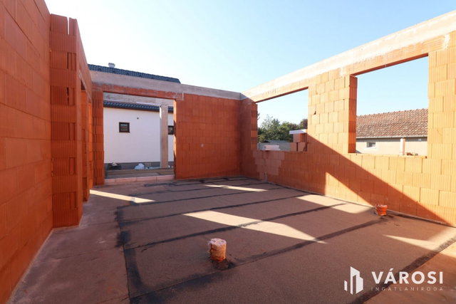 Eladó családi ház, Algyőn 144.9 M Ft, 5 szobás
