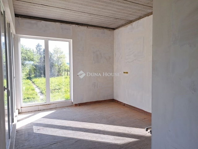 Eladó családi ház, Vácon 89 M Ft, 4 szobás