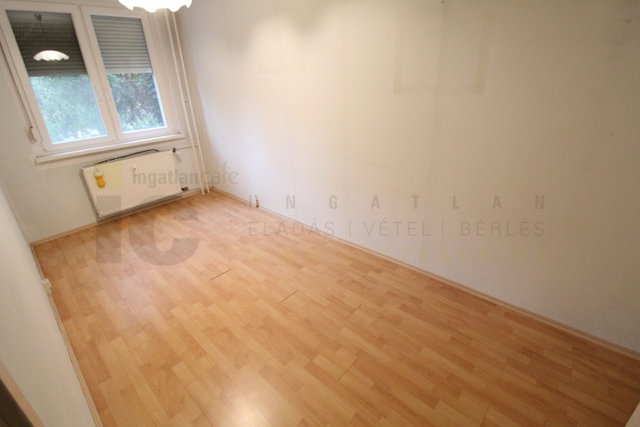 Eladó panellakás, Szegeden, Korondi utcában 55 M Ft, 3 szobás