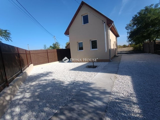 Eladó családi ház, Tápiószentmártonon 32 M Ft, 3 szobás