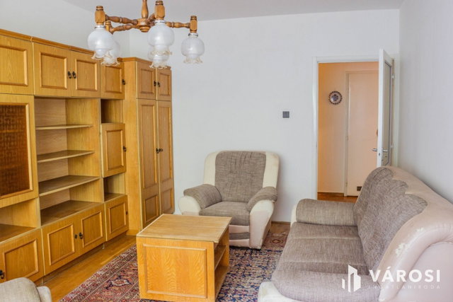 Eladó panellakás, Szegeden 48 M Ft, 3 szobás