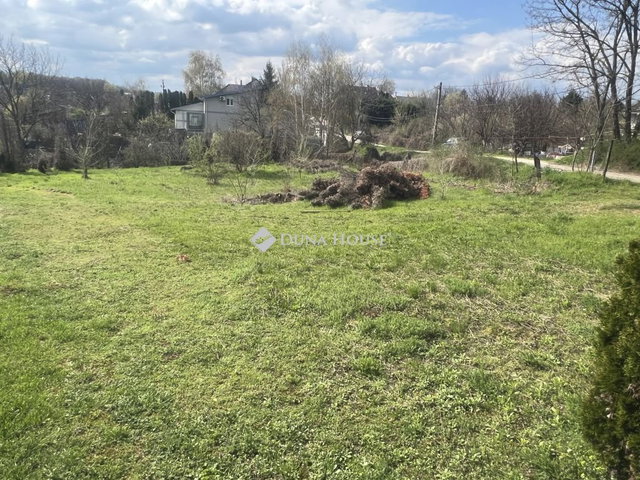Eladó telek, Dunaújvárosban, Hosszú soron 15 M Ft