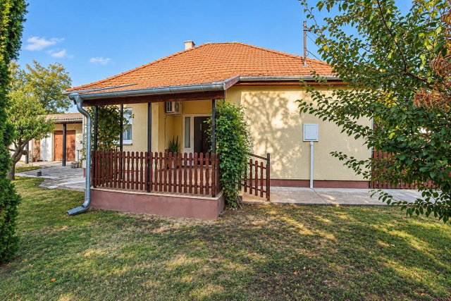 Eladó családi ház, Balatonszabadiban 62.5 M Ft, 3 szobás