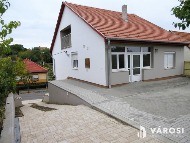 Eladó családi ház, Kaposváron 62.9 M Ft, 5+1 szobás