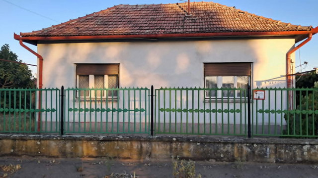 Eladó családi ház, Tiszajenőn 17.5 M Ft, 2 szobás