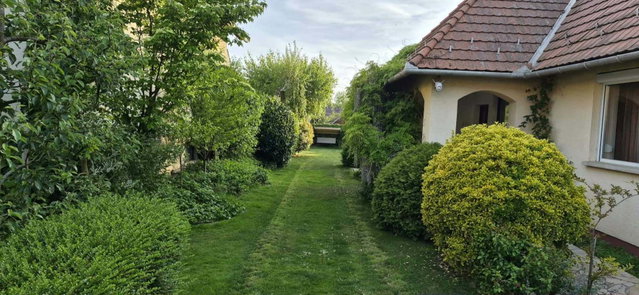 Eladó családi ház, Vértessomlón 125 M Ft, 4+1 szobás