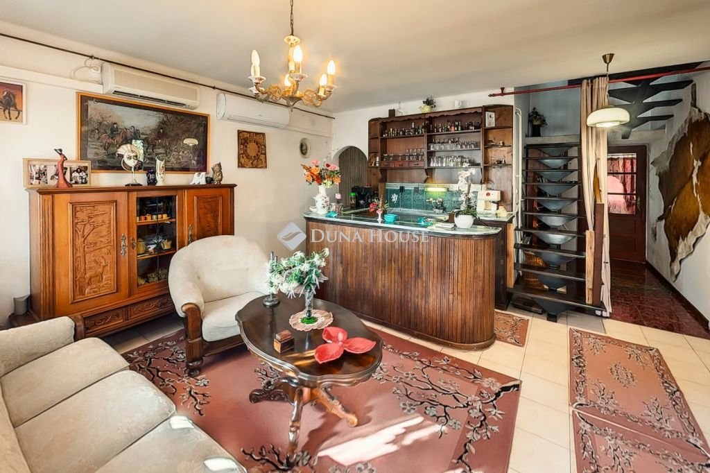 Családi ház · 9 hálószoba · 250 m² · 73.490.000 Ft