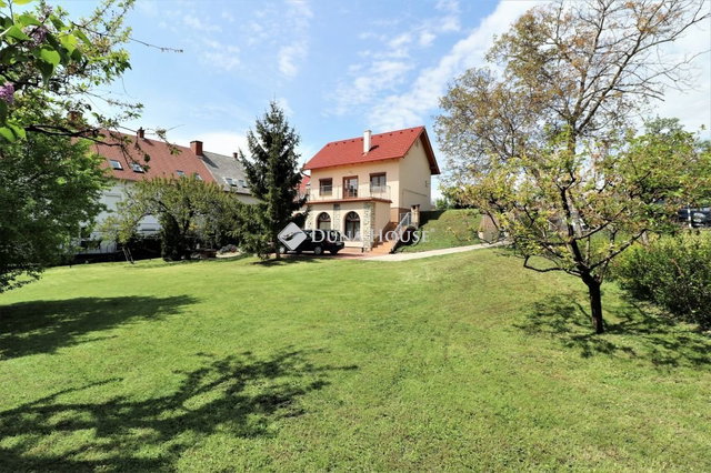 Eladó családi ház, Balatonfüreden 115 M Ft, 3 szobás