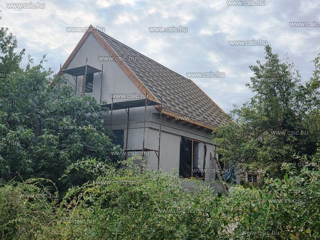 Eladó családi ház, Budakalászon 169.9 M Ft, 5 szobás