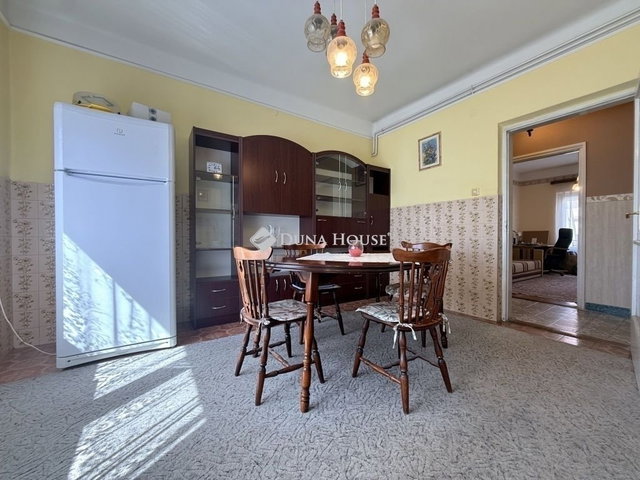 Eladó családi ház, Kecskeméten 84.9 M Ft, 6 szobás