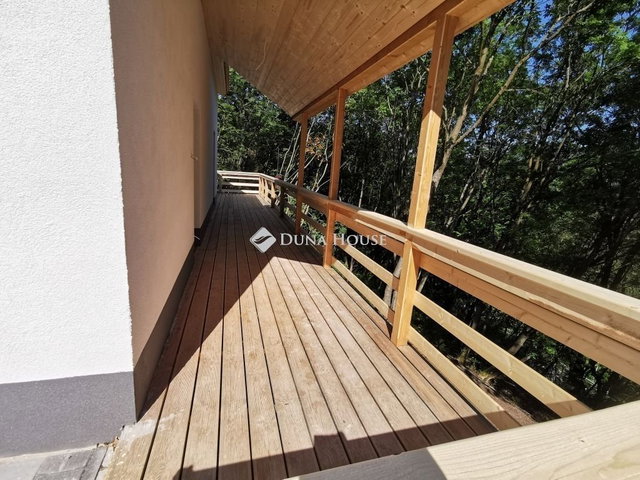 Eladó családi ház, Esztergomban 79.9 M Ft, 2 szobás