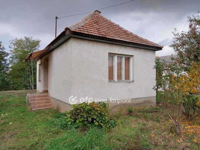Eladó családi ház, Tiszakarádon 1.5 M Ft, 2 szobás