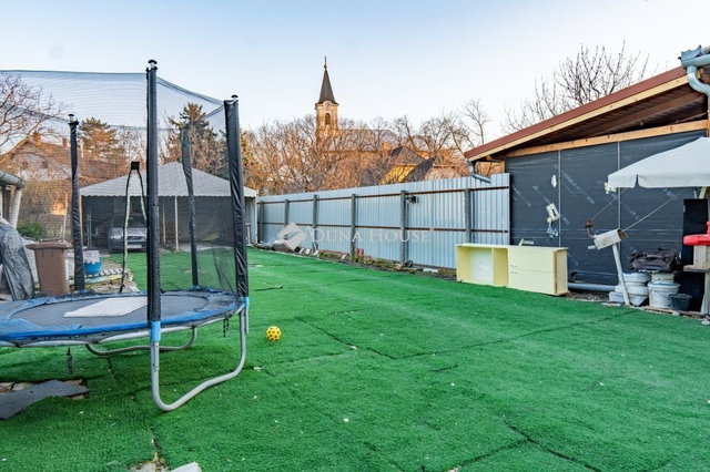 Eladó családi ház, Szegeden 64 M Ft, 4 szobás