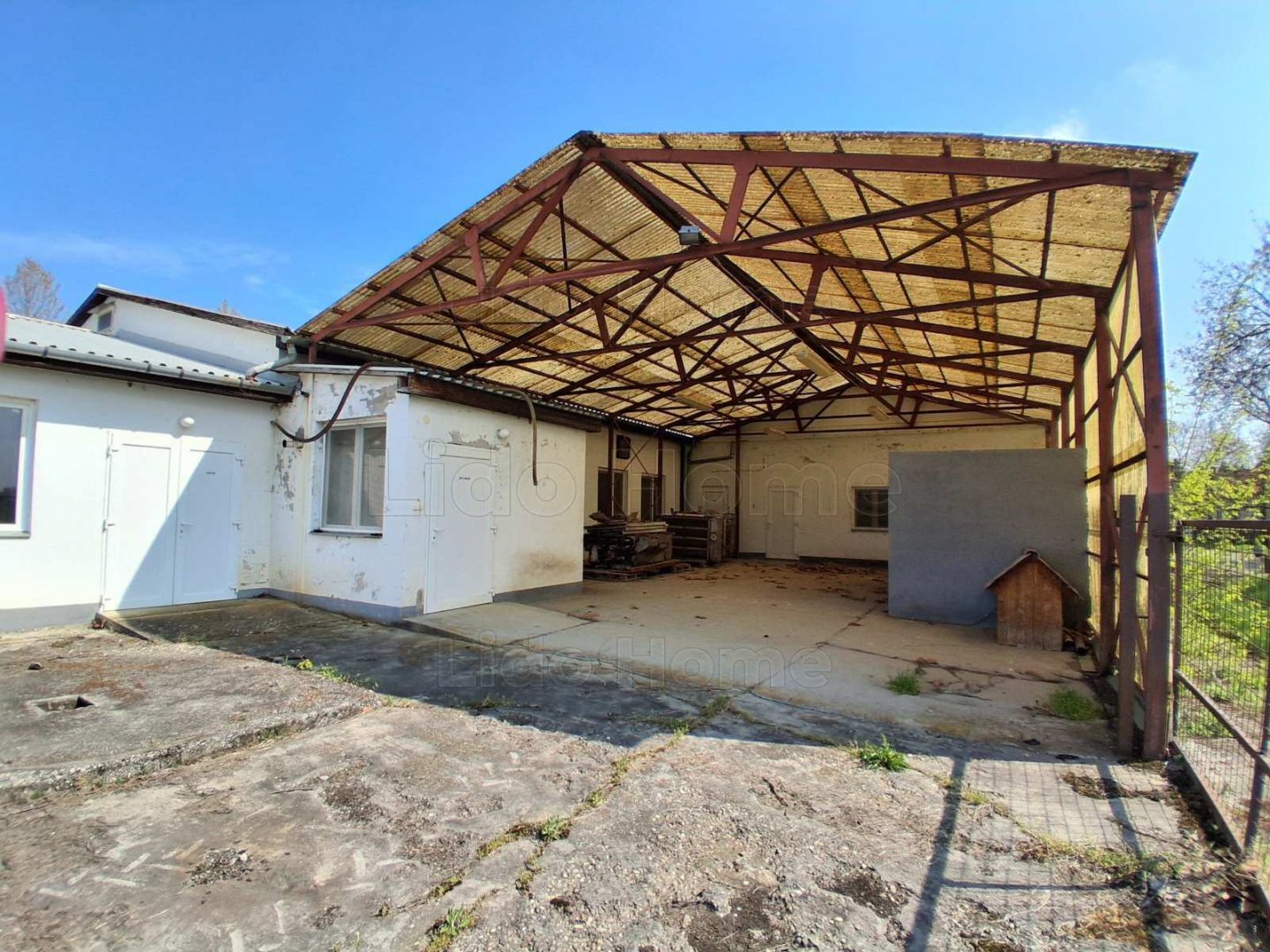 550m² · 49.900.000 ft