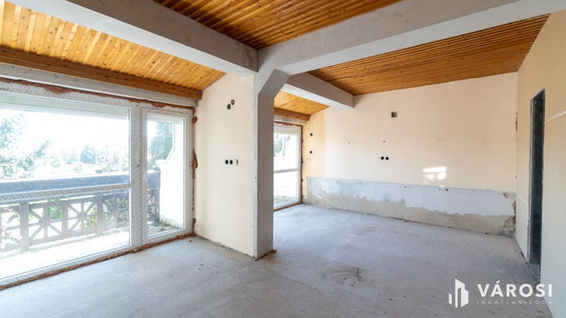 Eladó családi ház, Siófokon 419.9 M Ft, 25 szobás