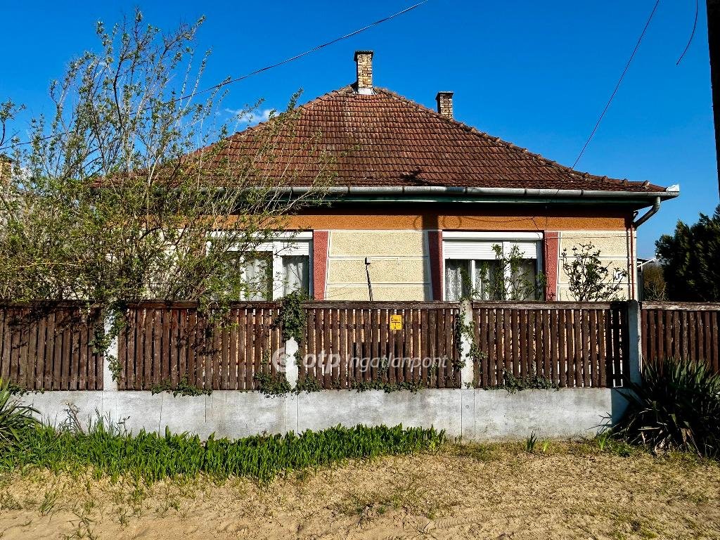2 bed · 84m² · 30.000.000 ft